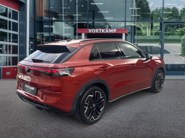 Volkswagen T-Roc 1.5 eTSI R-LINE BLACK STYLE TREKHAAK/ELEK-KLEP/CAMERA/ACC/STOELVERW