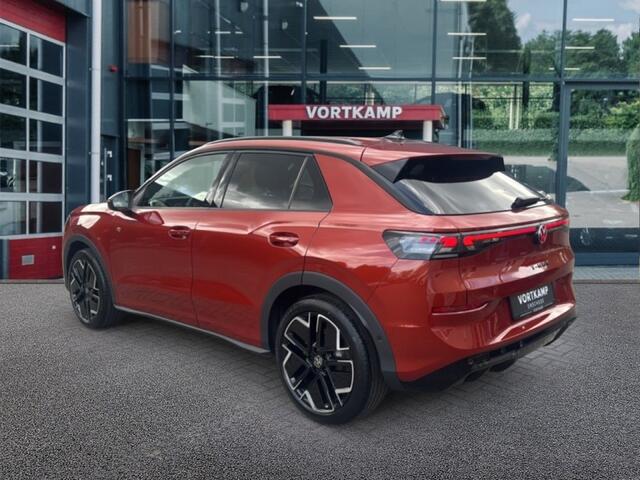 Volkswagen T-Roc 1.5 eTSI R-LINE BLACK STYLE TREKHAAK/ELEK-KLEP/CAMERA/ACC/STOELVERW