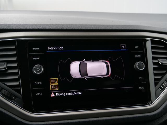 Volkswagen T-Roc 1.0 TSI Style 116 Pk Apple Carplay / PDC / Climate control / Stoelverwarming