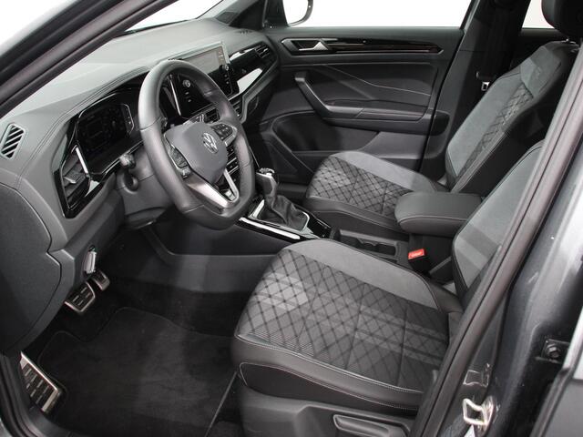 Volkswagen T-Roc 1.5 TSI DSG R-Line + Design pakket Black style | Panorama dak | Trekhaak | Navigatie | Apple Carplay/Android Auto | Climate control