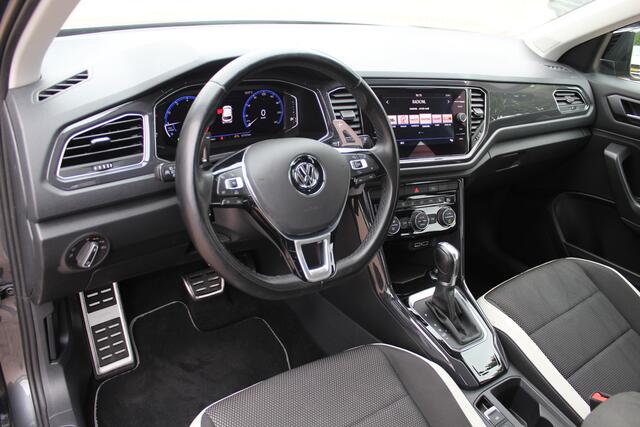 Volkswagen T-Roc 1.5 TSI Sport / Trekhaak / Camera / Virtual Cockpit / Keyless / 17'' / CarPlay / Stuur+Stoelverwarming / DAB / ACC