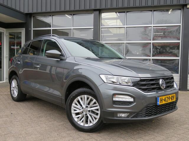 Volkswagen T-Roc 1.0 TSI 115pk STYLE / Trekhaak / Stoelverw. / Navi / BOVAG garantie
