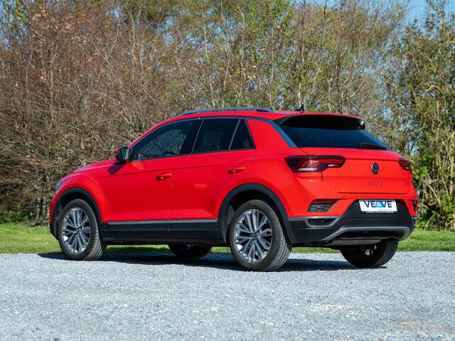 Volkswagen T-Roc 1.5 TSI Sport // panoramadak // stuur-stoel verwarming // standkachel