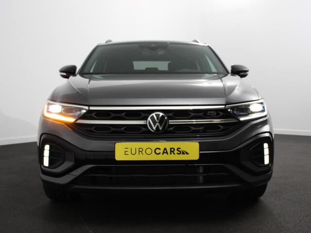 Volkswagen T-Roc 1.5 TSI DSG R-Line + Design pakket Black Automaat Climate control Stoelverwarming Stuurverwarming Parkeersensoren LED Adaptieve cruise control Camera Panorama dak Navigatie Apple Carplay/Android Auto Climate control