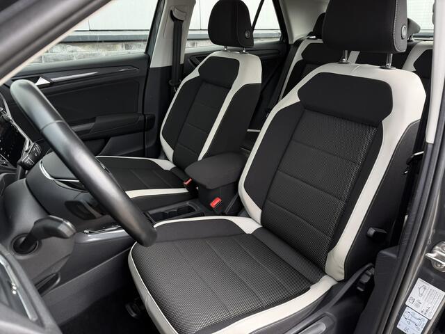 Volkswagen T-Roc 1.5 TSI Sport LED | Trekhaak | Carplay | Camera | Virtual Cockpit | PDC