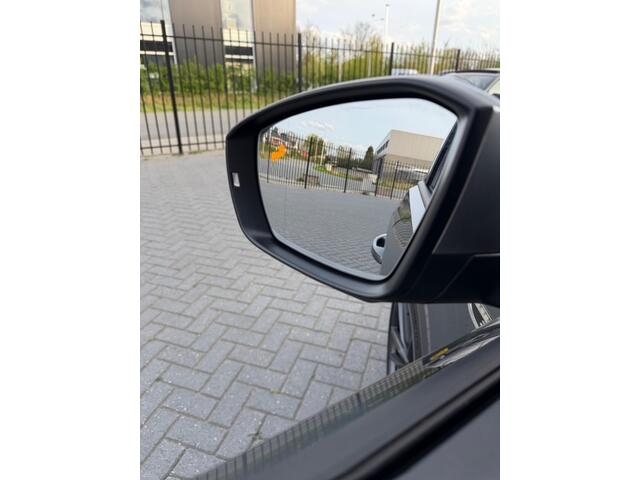 Volkswagen T-Roc 2.0 TSI 4Motion R AKRA