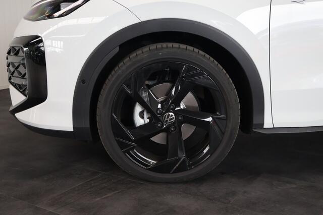 Volkswagen T-Roc 1.5 eTsi R-Line First Edition 150PK DSG Pano-Schuifdak, Trekhaak