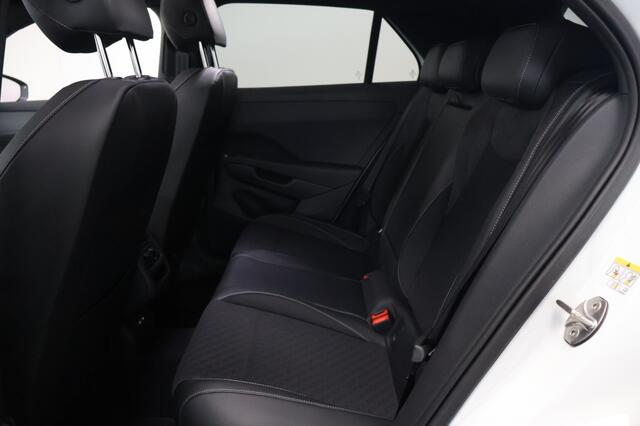 Volkswagen T-Roc 1.5 eTsi R-Line First Edition 150PK DSG Pano-Schuifdak, Trekhaak