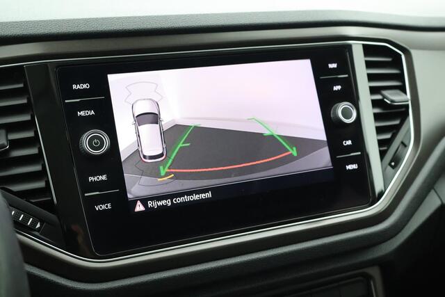 Volkswagen T-Roc 1.5 TSI 150pk DSG Style Trekhaak Camera Stoelverwarming Led Panoramadak Navigatie