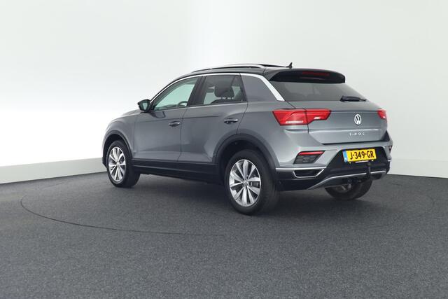 Volkswagen T-Roc 1.5 TSI 150pk DSG Style Trekhaak Camera Stoelverwarming Led Panoramadak Navigatie