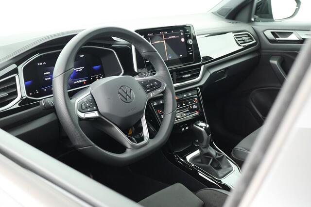 Volkswagen T-Roc 1.5 TSI 150pk R-Line Trekhaak Camera Stoelverwarming + Massage Virtual Cockpit Navigatie