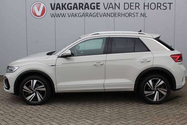 Volkswagen T-Roc 1.5-150pk R-Line Edition DSG-AUTOMAAT ! Gun u het comfort van een automaat ! Slechts 15.000km ! Stoel- en stuurwielverw., IQ-light, Adaptieve cruise cntrl, Navigatie by Apple Carplay/Android auto, Autm. airco dual, Camera, Elektr. achterklep etc.