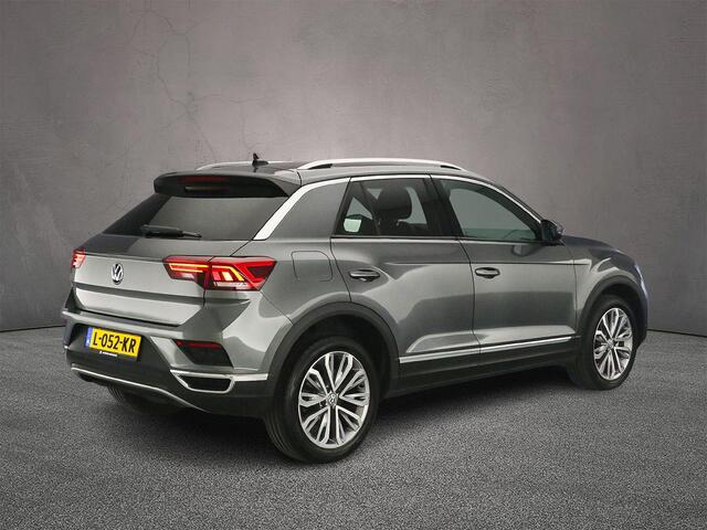 Volkswagen T-Roc Sport 1.5 TSI 150pk DSG Automaat Adaptive cruise control, Elektrische achterklep, Achteruitrijcamera, Navigatie, LED koplampen, Parkeersensoren
