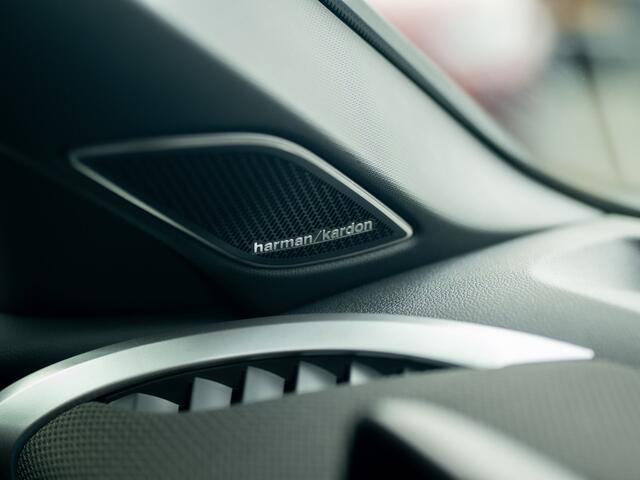 Volkswagen T-Roc 1.5 eTsi R-Line First Edition | Trekhaak wegkl. | 360 Camera | Panodak | Harman/Kardon | Prijs Rijklaar!!