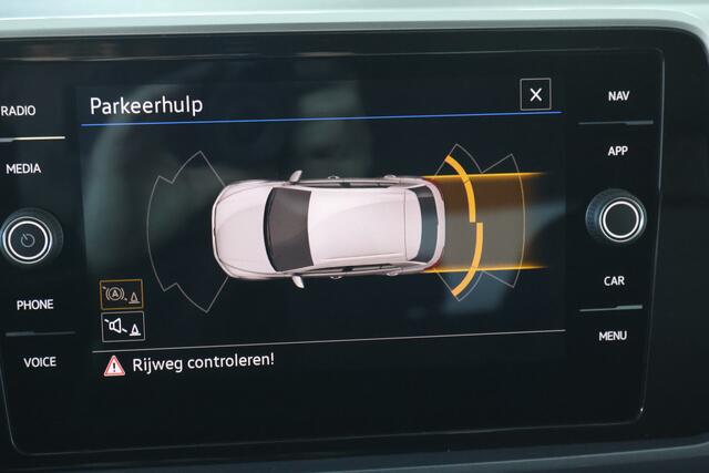 Volkswagen T-Roc 1.5 TSI Life Business, PDC, ACC, IQlight.