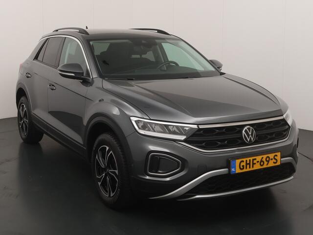 Volkswagen T-Roc 1.0 TSI 110 pk Life Business | Navi | Clima | LED | Stoelverwarming | 4 seiz. banden | Privacy glass