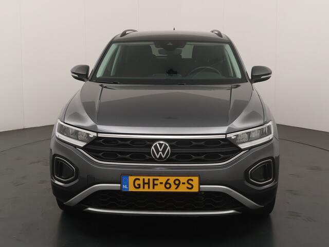 Volkswagen T-Roc 1.0 TSI 110 pk Life Business | Navi | Clima | LED | Stoelverwarming | 4 seiz. banden | Privacy glass