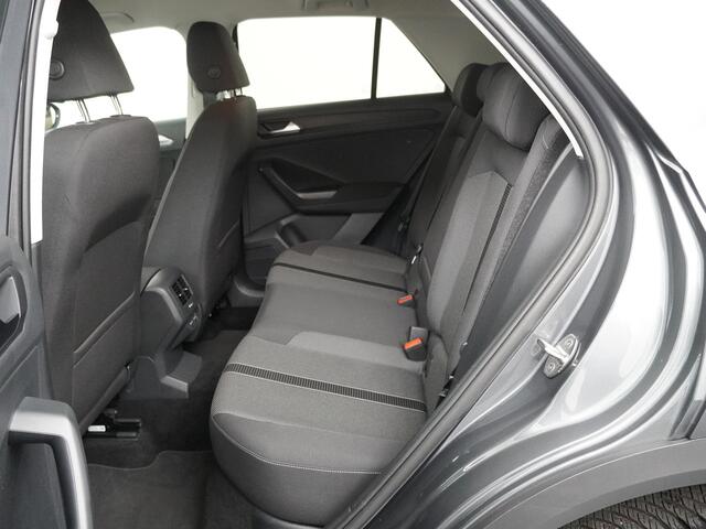 Volkswagen T-Roc 1.0 TSI 110 pk Life Business | Navi | Clima | LED | Stoelverwarming | 4 seiz. banden | Privacy glass
