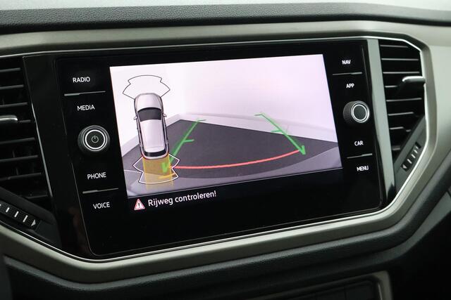 Volkswagen T-Roc 1.5 TSI 150pk DSG Style Trekhaak Camera Stoelverwarming Navigatie