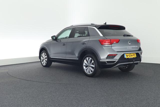 Volkswagen T-Roc 1.5 TSI 150pk DSG Style Trekhaak Camera Stoelverwarming Navigatie