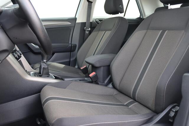 Volkswagen T-Roc 1.0 TSI Style 110pk | Adaptive | Camera | Carplay