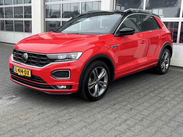Volkswagen T-Roc 1.5 TSI Sport Business R-line Digitaal display Stoelverwarming Electrische achterklep Airco Cruise controle Apple carplay Telefoonverbinding Navigatiesysteem