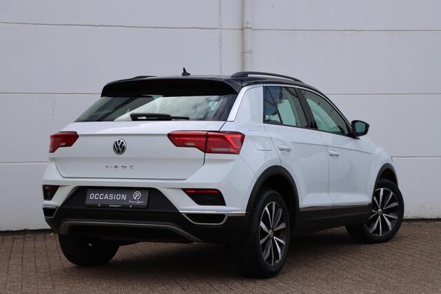 Volkswagen T-Roc 1.0 TSI Sport 115pk | Stoel- en Stuurverwarming | Adaptive | Sensoren