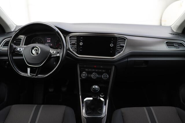 Volkswagen T-Roc 1.0 TSI Sport 115pk | Stoel- en Stuurverwarming | Adaptive | Sensoren