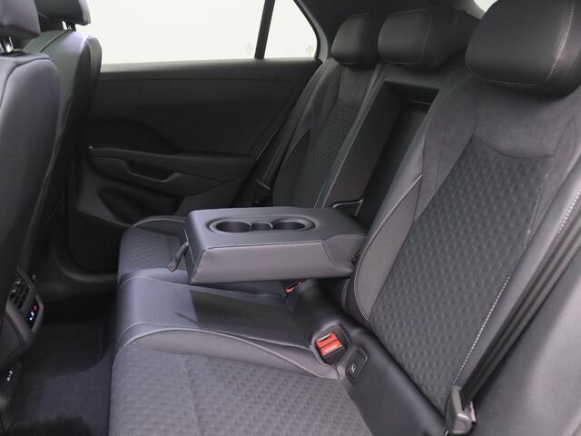 Volkswagen T-Roc 1.5 eTsi R-Line First Edition 150PK DSG Pano-Schuifdak, Trekhaak, Black Style, 20" LM Velgen, Keyless, Side Asisst, Matrix LED-Verlichting, Achteruitrijcamera