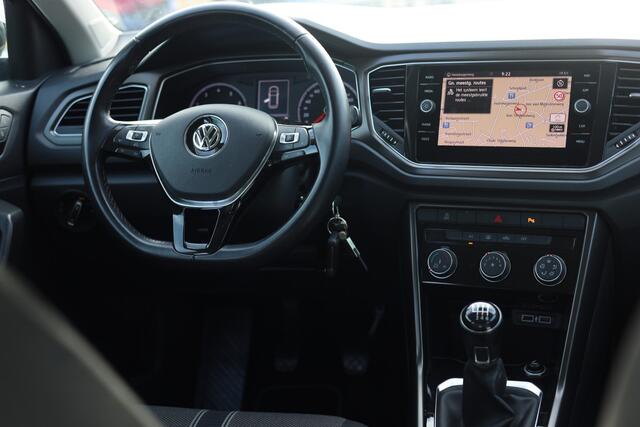 Volkswagen T-Roc 1.5 TSI STYLE I TREKHAAK I CARPLAY I ADAPTIEF CC