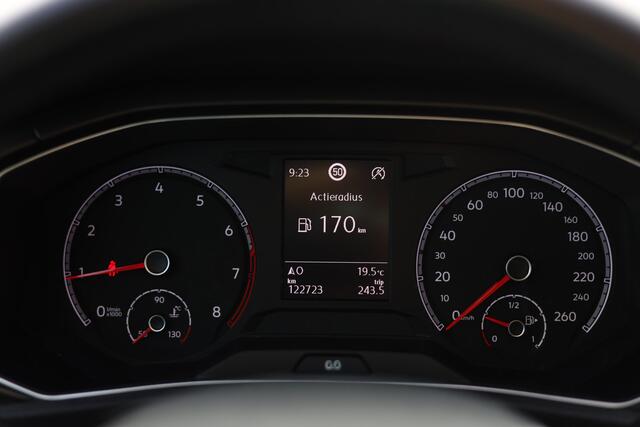 Volkswagen T-Roc 1.5 TSI STYLE I TREKHAAK I CARPLAY I ADAPTIEF CC