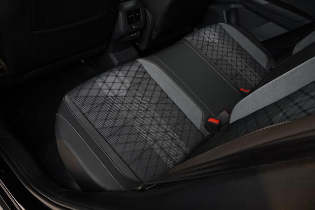 Volkswagen T-Roc 1.5TSI/ 150pk R-Line DSG|2022|Trekhaak|18"LMV|PDC+Assist|Cruise+ACC|Stoelverwarming|Carplay/AndroidAuto|Blindspot