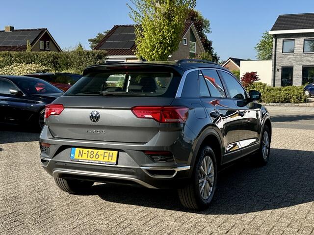 Volkswagen T-Roc 1.0 TSI 110PK Style Navi Camera Carplay 1e eigenaar
