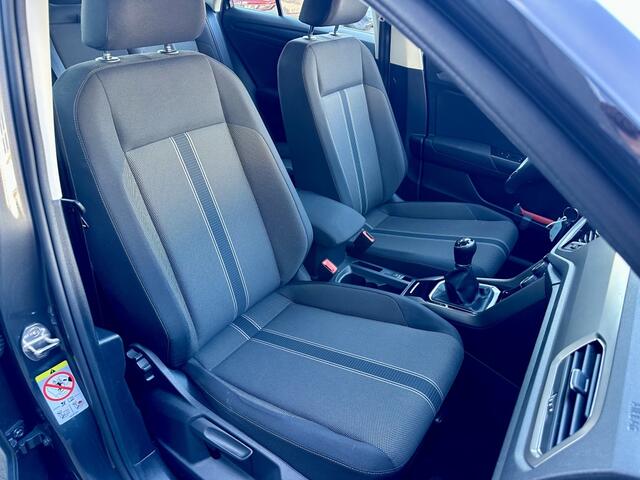 Volkswagen T-Roc 1.0 TSI 110PK Style Navi Camera Carplay 1e eigenaar