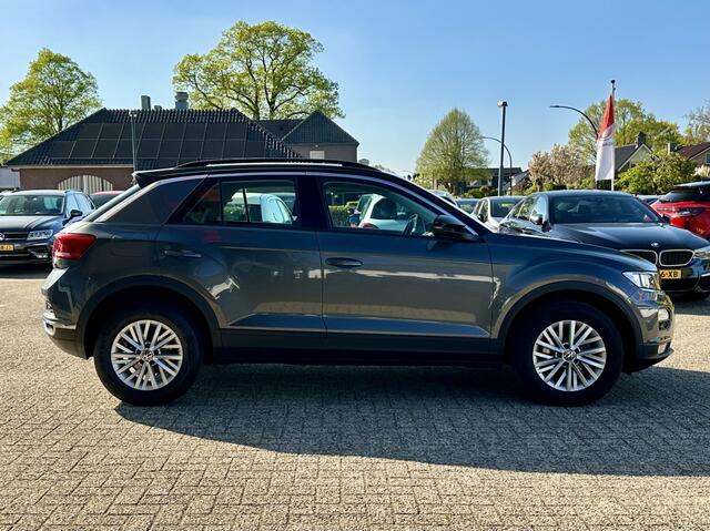 Volkswagen T-Roc 1.0 TSI 110PK Style Navi Camera Carplay 1e eigenaar