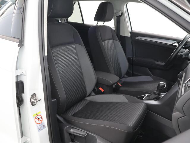 Volkswagen T-Roc 1.5 TSI Style Business | Trekhaak | LED | Virtual Cockpit | Apple CarPlay/ Android auto | Navigatie | Camera | DAB | Stoelverwarming | Adaptieve Cruise Control | Ele. kofferdeksel |