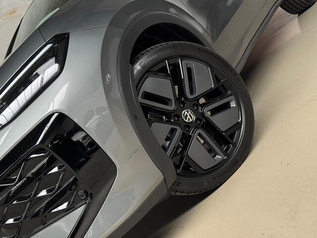 Volkswagen T-Roc 1.5 eTsi R-Line / Nieuw / Pano / Blackpack /