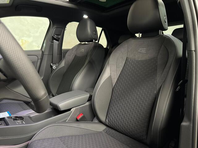 Volkswagen T-Roc 1.5 eTsi R-Line / Nieuw / Pano / Blackpack /