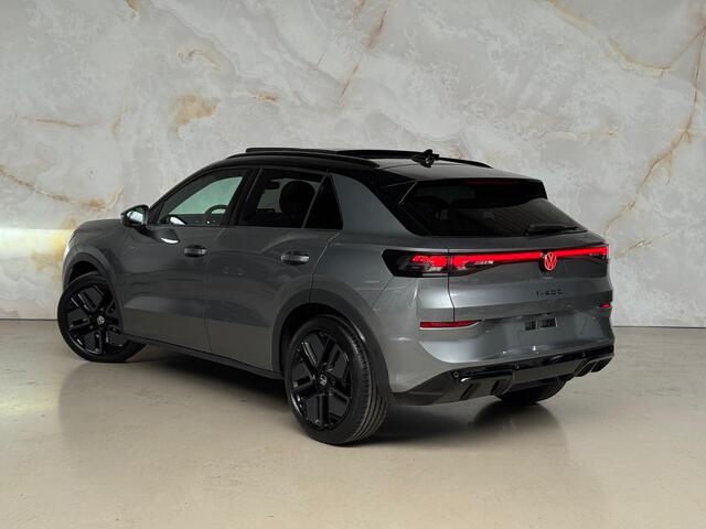 Volkswagen T-Roc 1.5 eTsi R-Line / Nieuw / Pano / Blackpack /