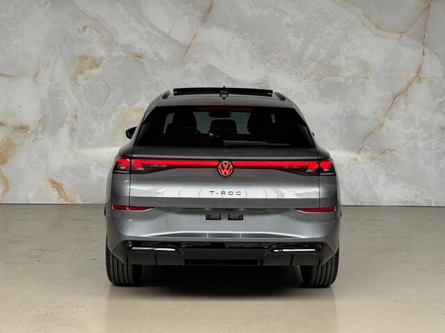 Volkswagen T-Roc 1.5 eTsi R-Line / Nieuw / Pano / Blackpack /
