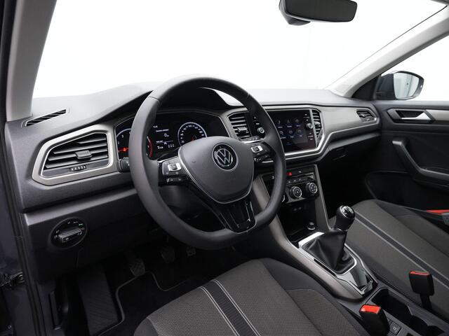 Volkswagen T-Roc 1.0 TSI 110 pk Style | Adaptive Cruise | Digital Cockpit | Parkeersensoren voor/achter