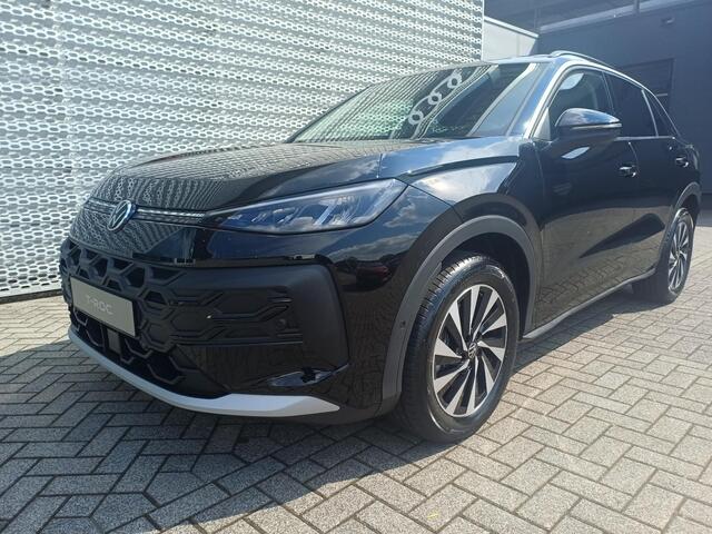 Volkswagen T-Roc Life First Edition 1.5 eTSI 85 kW / 116 PK 7-DSG | Ambient pakket | Comfort pakket | Trekhaak |