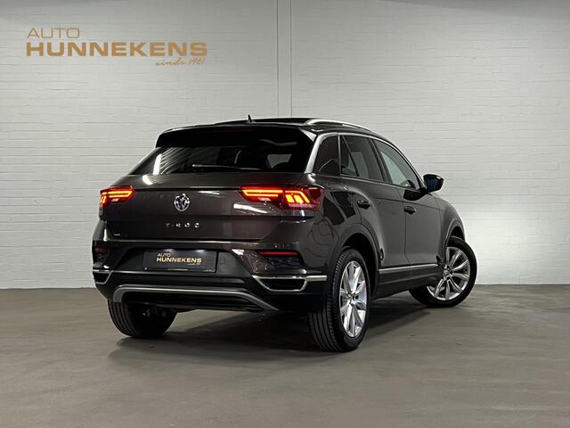 Volkswagen T-Roc 1.5 TSI Sport Open dak | Adapt. cruise | Carplay | Climate control | Navigatie | 18'' lichtmetalen wielen