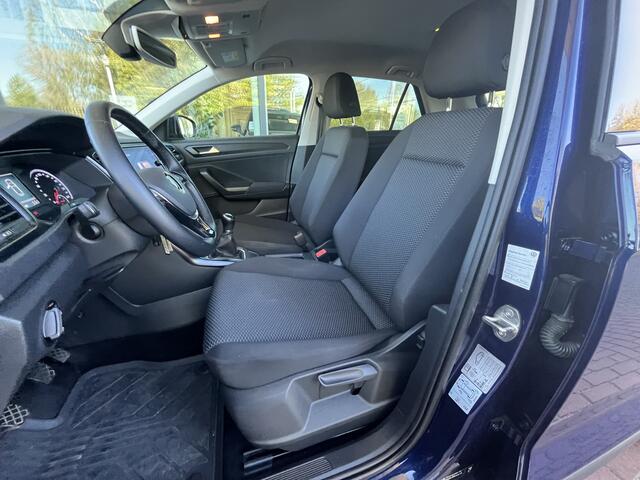 Volkswagen T-Roc 1.0 TSI Style Business / Stoelverwarming / Adaptive Cruise / Navi / PDC