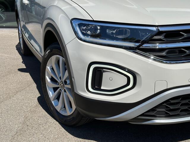 Volkswagen T-Roc 1.5 TSI 150pk DSG Style Carplay | Trekhaak | Camera | Keyless | Elek. Achterklep | Rijklaar incl. garantie