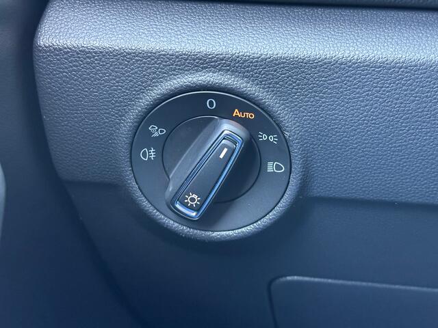 Volkswagen T-Roc 1.5 TSI 150pk DSG Style Carplay | Trekhaak | Camera | Keyless | Elek. Achterklep | Rijklaar incl. garantie