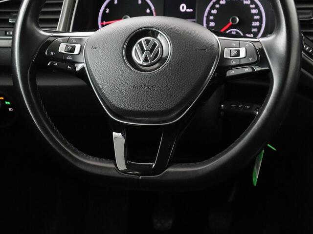 Volkswagen T-Roc 1.0 TSI Style | Stoelverwarming | Camera | Carplay | Adaptive cruise | Navigatie | Full LED | Climate control | DAB | Bluetooth | Parkeerhulp | Getint glas