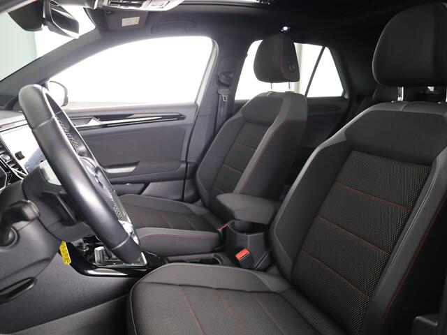 Volkswagen T-Roc 1.5 TSI Sport 150 pk Automaat (DSG) | Navigatie via App | Panoramadak | Parkeersensoren | Black Style pakket | Stoelverwarming |