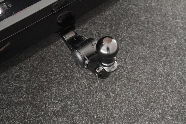 Volkswagen T-Roc 1.5 eTsi 150pk DSG R-Line First Edition Trekhaak Camera Keyless Stoelverwarming Virtual Cockpit Carplay