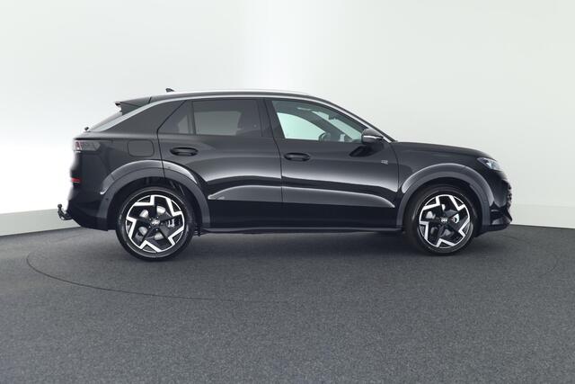 Volkswagen T-Roc 1.5 eTsi 150pk DSG R-Line First Edition Trekhaak Camera Keyless Stoelverwarming Virtual Cockpit Carplay